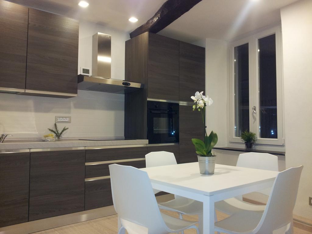 Appartamento Piazzetta La Maddalena Savona Habitación foto